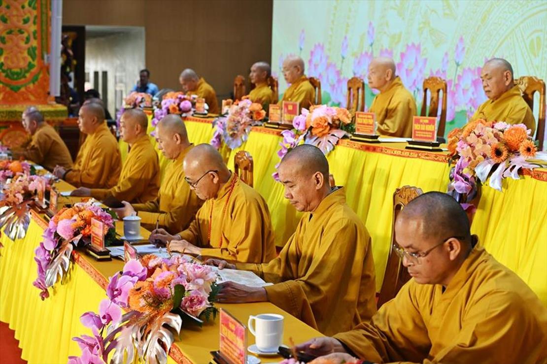 truyen-thong-phat-giao-viet-nam-sau-15-nam-tu-tin-phat-su-den-ket-noi-cong-dong_nguoiphattu_com_nhu luc pham ngoc son  (45).jpg
